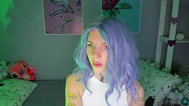 Snapshot of AnneTenet chatting on December 20, 2024, 6:08 am AnneTenet online show from December 20, 2024, 6:08 am