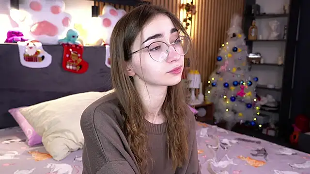 PollyBeev online show from November 30, 2025, 8:18 am