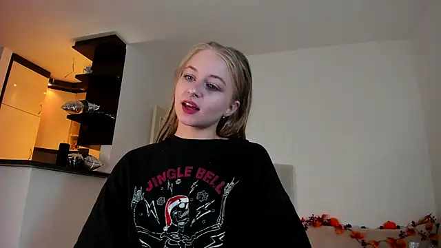 MiaMews online show from September 17, 2025, 10:39 am