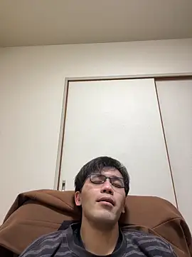 Snapshot of ryusei18570 chatting on February 14, 2025, 2:54 pm ryusei18570 online show from February 14, 2025, 2:54 pm