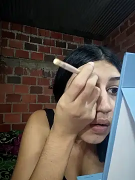 Snapshot of Julix_A chatting on December 18, 2025, 11:55 pm Julix A online show from December 18, 2025, 11:55 pm