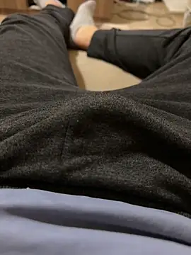 reelciii21 online show from November 30, 2025, 4:22 pm