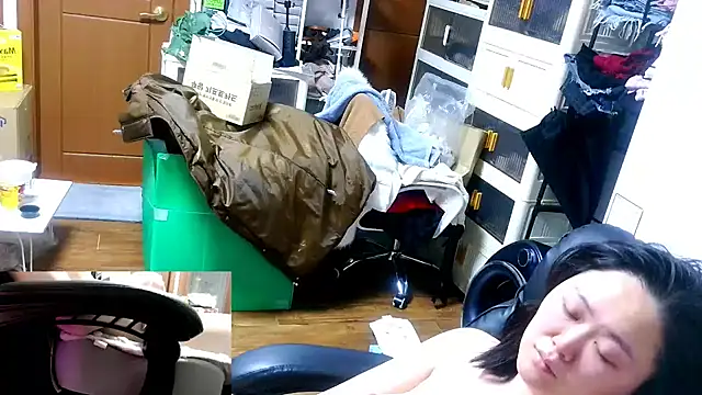 rami0428 online show from January 17, 2026, 2:49 am