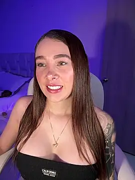 Snapshot of Lanataylor- chatting on February 19, 2025, 10:42 pm Lanataylor- online show from February 19, 2025, 10:42 pm