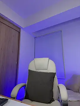 Snapshot of Lanataylor- chatting on October 25, 2025, 12:29 am Lanataylor- online show from October 25, 2025, 12:29 am