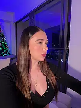 Snapshot of Lanataylor- chatting on December 21, 2025, 1:35 am Lanataylor- online show from December 21, 2025, 1:35 am