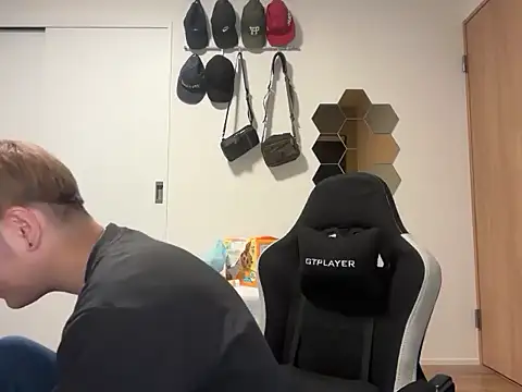 kensnb online show from December 4, 2025, 7:44 pm