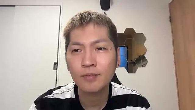 kensnb online show from April 15, 2026, 8:20 pm