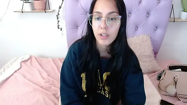 Snapshot of Freyja_01 chatting on September 25, 2025, 9:40 pm Freyja 01 online show from September 25, 2025, 9:40 pm