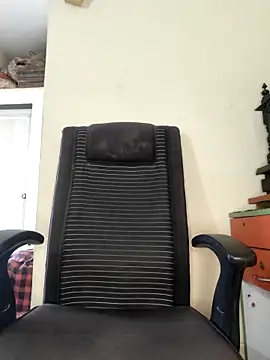 Snapshot of Mr_Handsome_hunk chatting on October 9, 2025, 4:10 am Mr Handsome hunk online show from October 9, 2025, 4:10 am