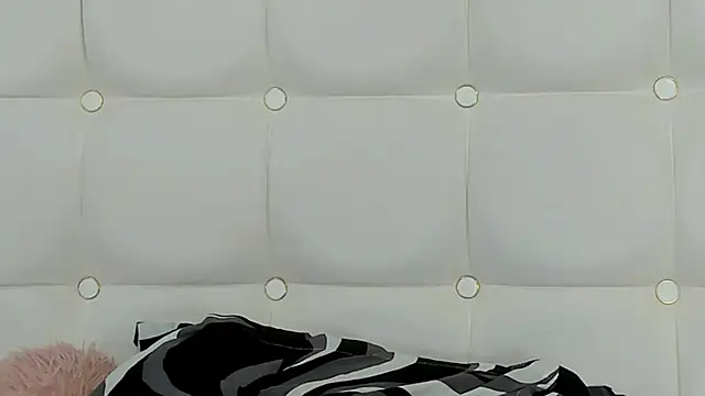 MelanieBrownn online show from March 13, 2025, 7:28 pm