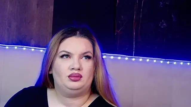 MelanieBrownn online show from February 7, 2026, 7:12 am