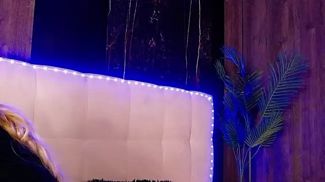 MelanieBrownn online show from February 19, 2026, 6:42 am