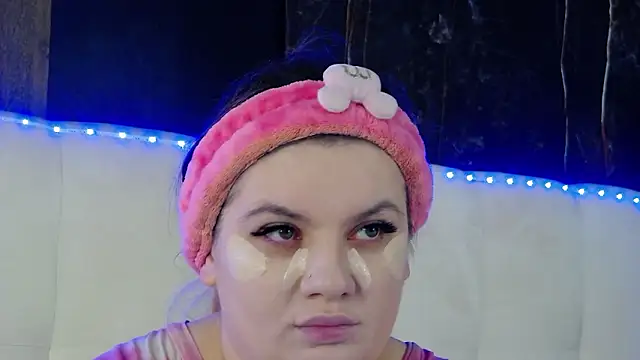 MelanieBrownn online show from March 13, 2026, 5:47 am