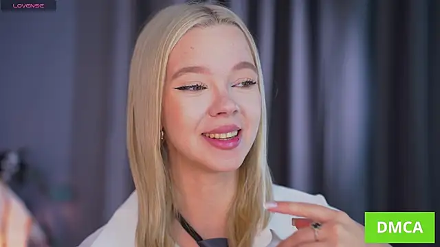  AlinaBailey online show from October 25, 2025, 7:38 am