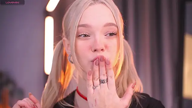  AlinaBailey online show from December 2, 2025, 7:36 am