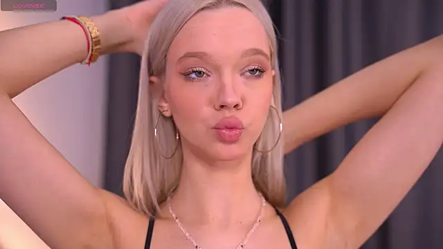  AlinaBailey online show from April 23, 2026, 8:13 am