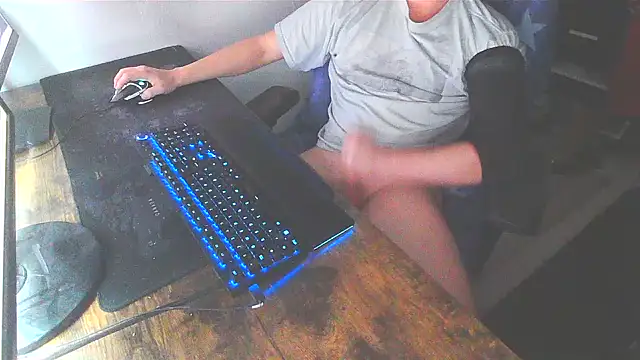 WouldLovetoFuckYou666 online show from December 26, 2024, 1:07 am