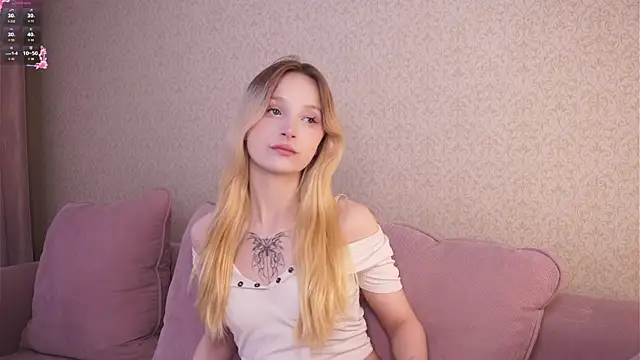 Snapshot of Naughty__Couplles chatting on September 20, 2025, 3:29 am Naughty Couplles online show from September 20, 2025, 3:29 am