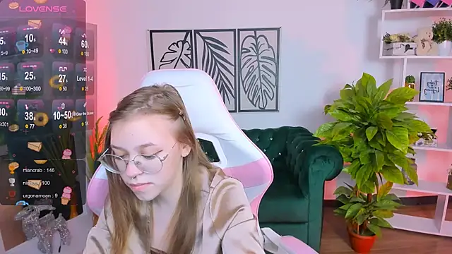 LayriantaVee online show from January 19, 2025, 10:06 am