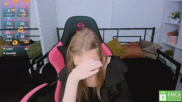 LayriantaVee online show from January 21, 2025, 1:00 pm