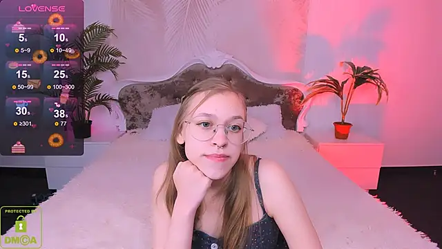 LayriantaVee online show from February 12, 2025, 7:13 am