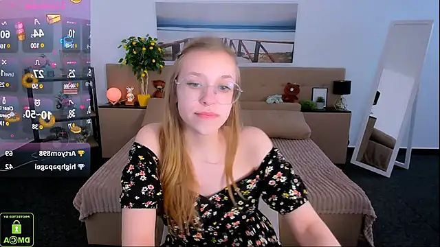 LayriantaVee online show from February 13, 2025, 1:15 pm