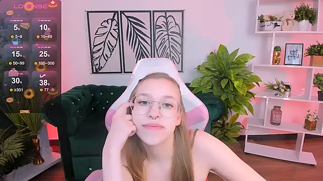 LayriantaVee online show from February 22, 2025, 6:50 am