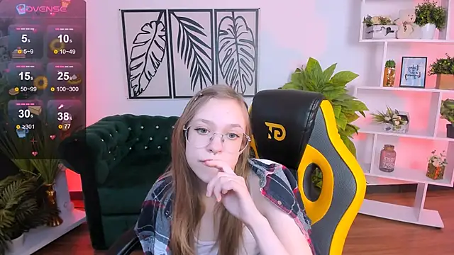 LayriantaVee online show from February 23, 2025, 10:06 am