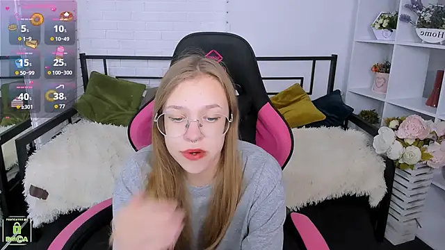 LayriantaVee online show from September 17, 2025, 6:04 am