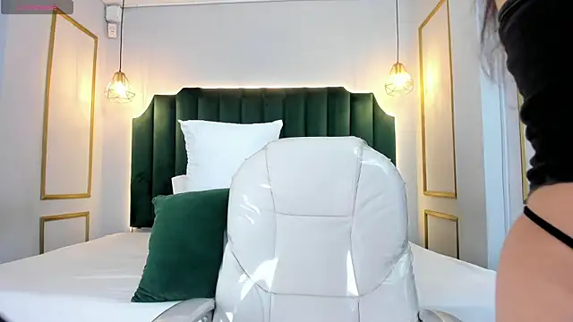 HannaPaola online show from March 11, 2025, 10:42 pm