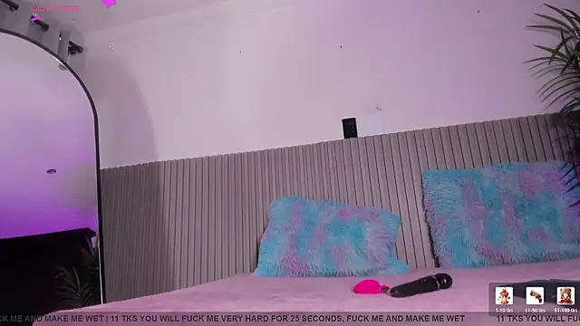 valentina lux online show from March 29, 2026, 8:53 pm