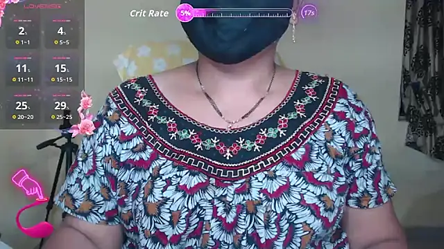 Snapshot of Queen_sakshi chatting on October 3, 2025, 6:05 pm Queen sakshi online show from October 3, 2025, 6:05 pm