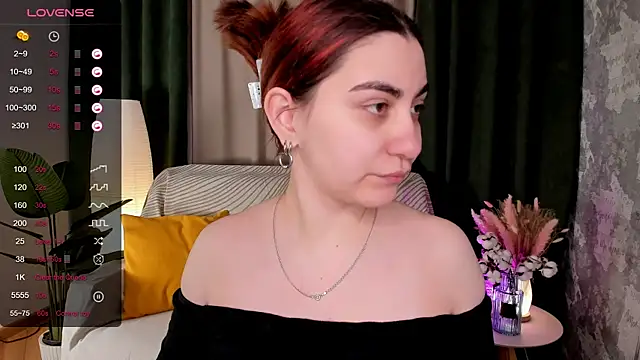 hannacheekss  online show from April 9, 2026, 2:00 am