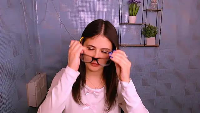 AliceSexyyy  online show from January 6, 2025, 1:30 pm