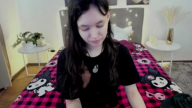 Emily Strikeee online show from May 25, 2026, 1:44 am
