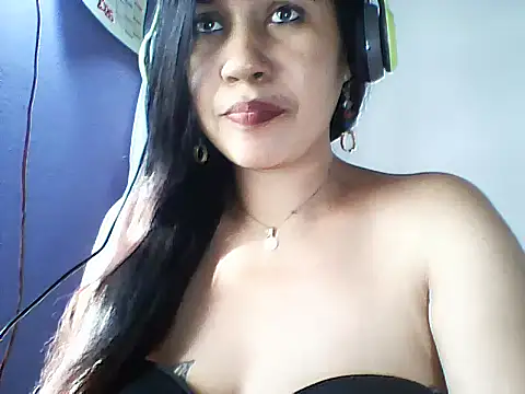 layanah12 online show from April 10, 2026, 12:21 pm