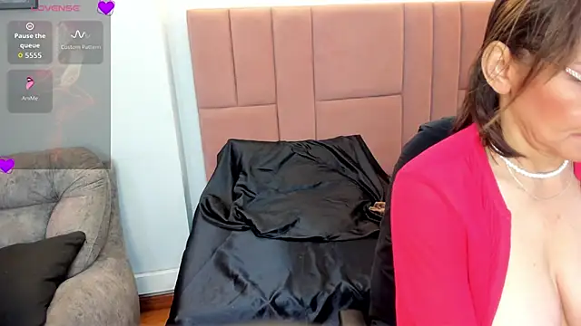 JennieRosse online show from March 18, 2026, 1:47 pm