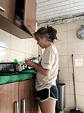 Tefannyy  online show from March 12, 2026, 1:17 pm