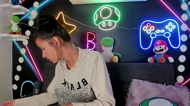 ChanelAdamss  online show from March 6, 2025, 7:54 pm