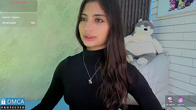 SolBeaumont1 online show from November 4, 2025, 7:46 pm