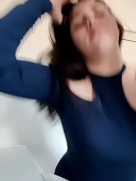 leeya lee online show from February 26, 2025, 2:36 pm