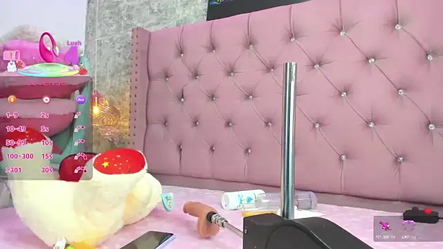 NahiaraReina online show from March 10, 2025, 1:21 pm