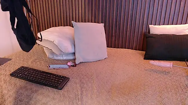 Ifis tiresia1 online show from March 18, 2026, 9:51 pm