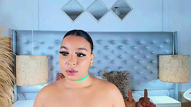 EileenBenzon online show from February 28, 2025, 5:37 pm