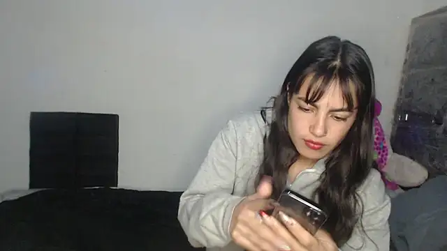 Snapshot of skinny_sweet2411 chatting on April 18, 2026, 9:35 am skinny sweet2411 online show from April 18, 2026, 9:35 am