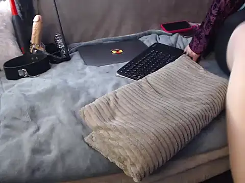 Snapshot of GoddessMonicaNylon chatting on March 12, 2026, 11:00 pm GoddessMonicaNylon online show from March 12, 2026, 11:00 pm
