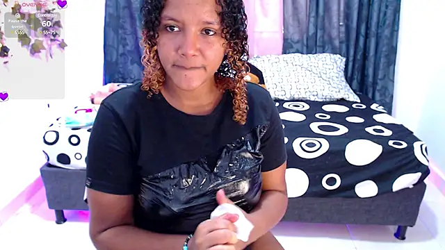 Snapshot of Bonnydopson7 chatting on February 19, 2025, 7:59 pm Bonnydopson7 online show from February 19, 2025, 7:59 pm