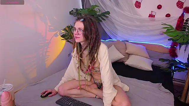 Snapshot of Rin_Skylar chatting on December 20, 2025, 7:59 am Rin Skylar online show from December 20, 2025, 7:59 am