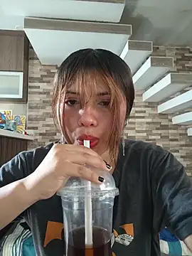 Snapshot of Elsa_sweet chatting on June 1, 2026, 8:32 pm Elsa sweet online show from June 1, 2026, 8:32 pm